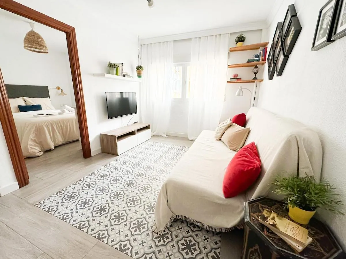 Beautiful Flat Perfectly Located By Beach And City مالقة
